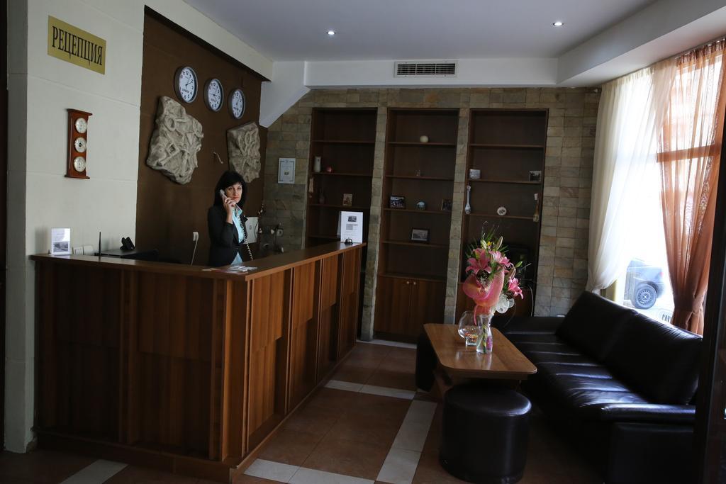 Family Hotel Papi Razlog Exterior photo