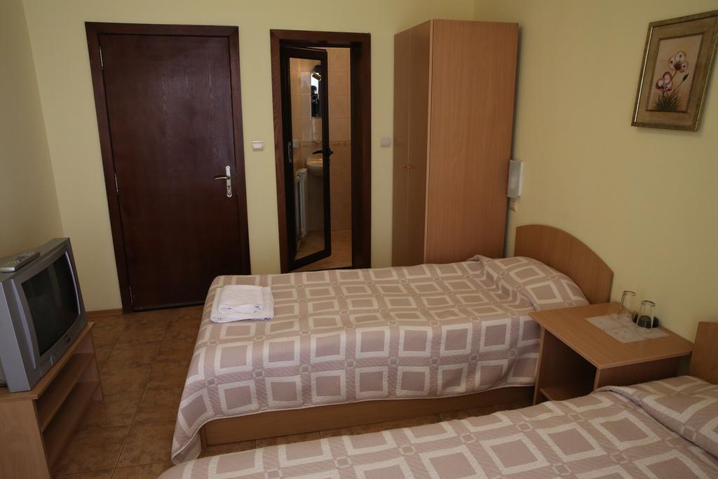 Family Hotel Papi Razlog Room photo