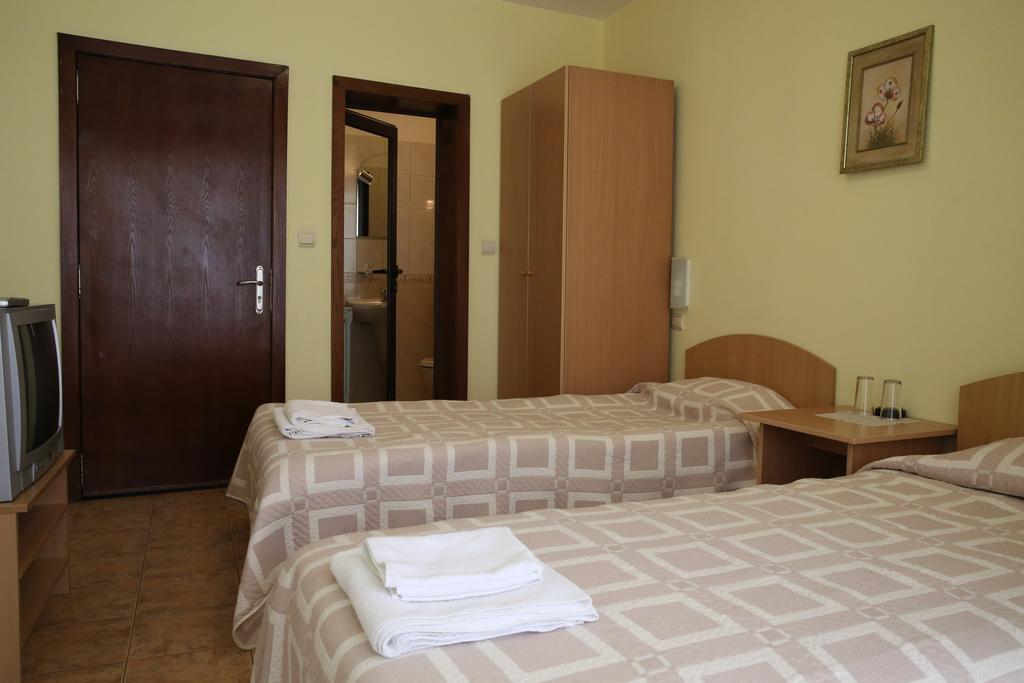 Family Hotel Papi Razlog Room photo